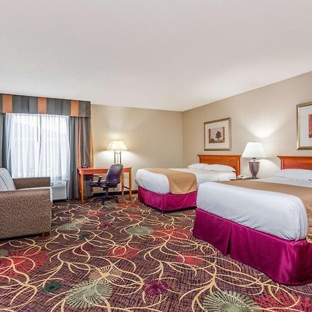 Hotel Baymont By Wyndham Cornelia Exteriér fotografie