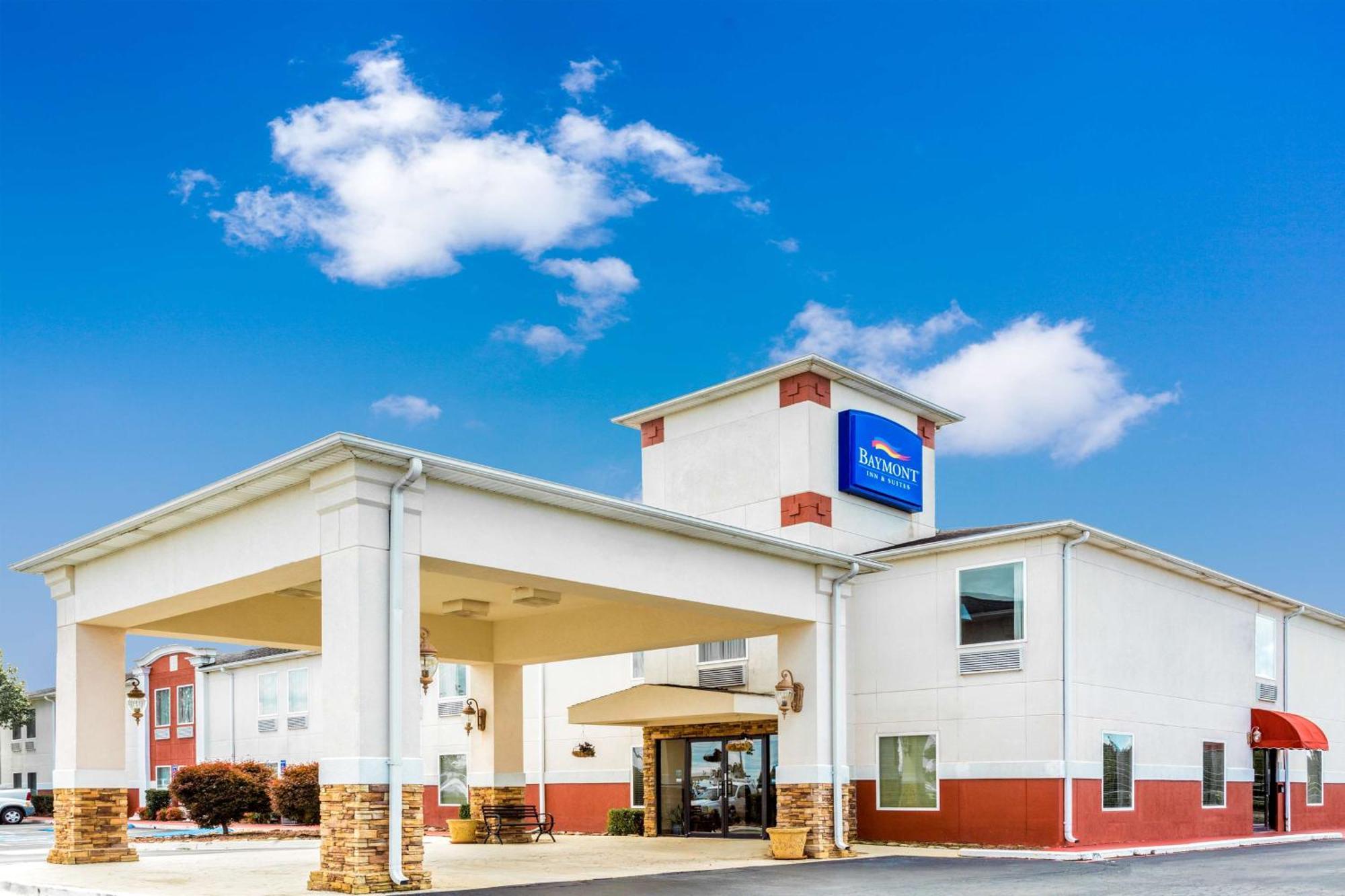 Hotel Baymont By Wyndham Cornelia Exteriér fotografie